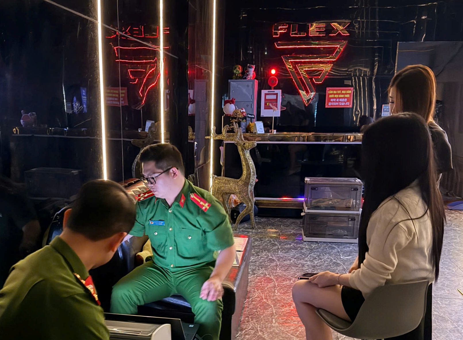 Phòng Cảnh sát quản lý hành chính về trật tự xã hội: Tiến hành kiểm tra, phát hiện, xử lý 50 cơ sở kinh doanh vi phạm